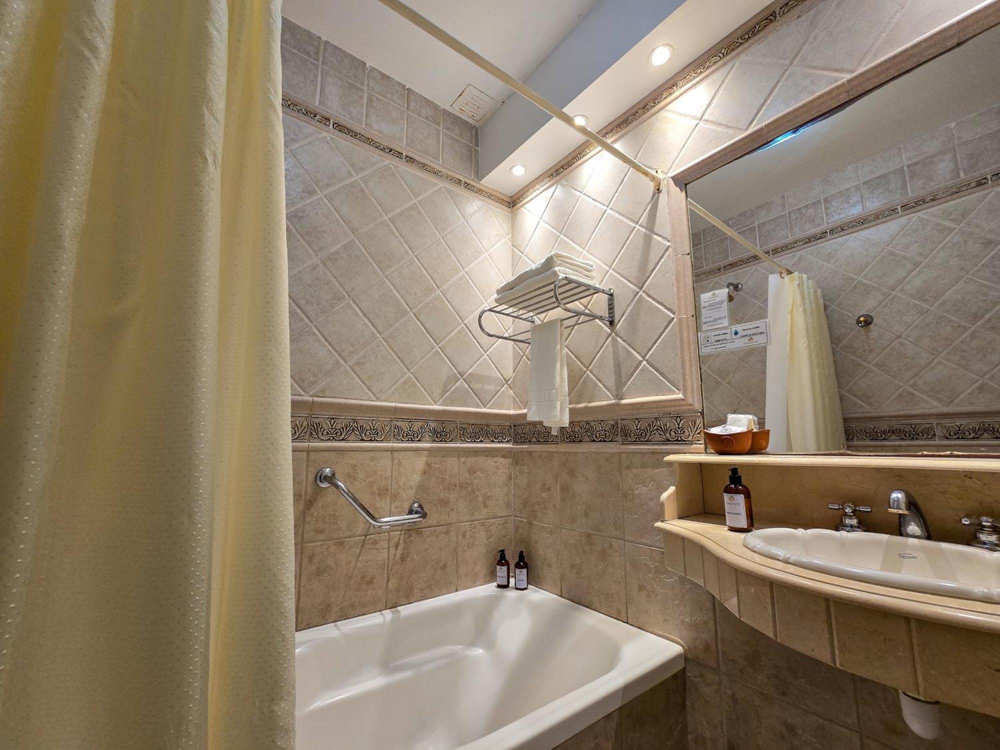 Hotel Spa Termas De Reyes سان سلفادور دي خوخوي المظهر الخارجي الصورة
